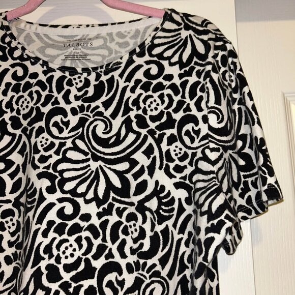 Talbots black and white floral roses print scroll tee shirt woman's XLP - Picture 2 of 6